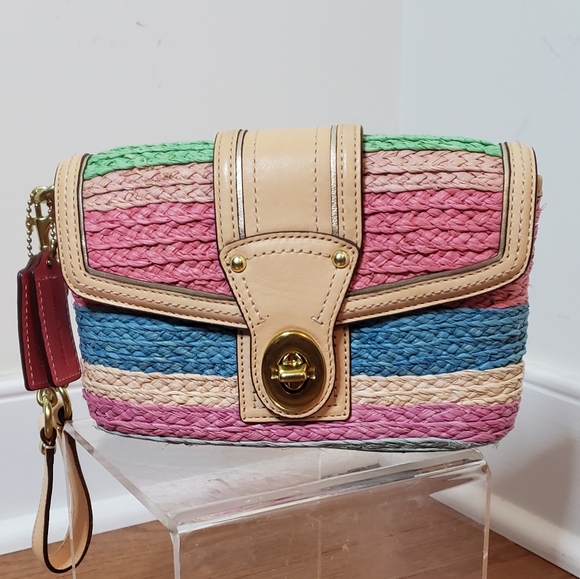 Coach Straw Mulitcolor Leather Trim Limited Edition Turnlock Wristlet Wallet - Picture 2 of 6